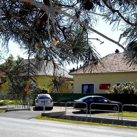 Gyoengyszem Vendeghaz Ξενοδοχείο Έγκερ Εξωτερικό φωτογραφία
